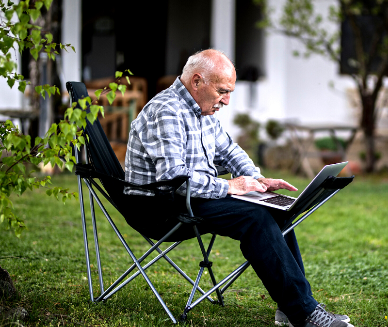 Computer Skills for Seniors: Mascot
